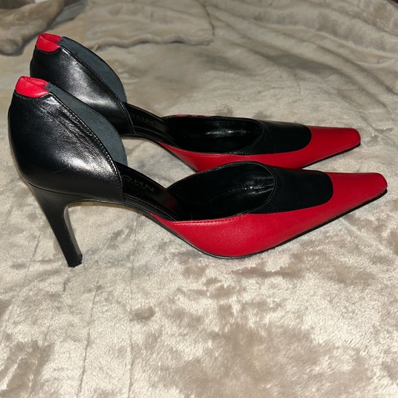 St. John Collection Heels - Picture 2 of 11